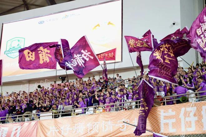 足坛球星年薪榜:C罗19亿元断层领跑,本泽马、姆巴佩分列第二、第三