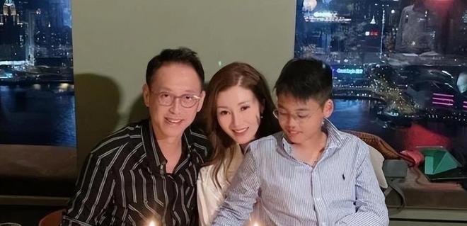 布局七年,伊利“篮”不住的热爱