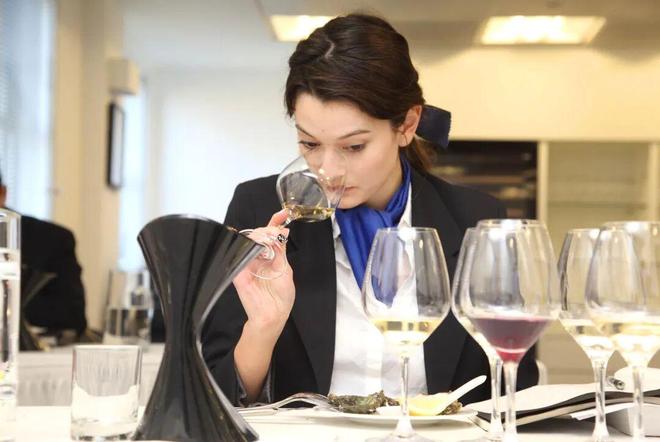 大反转!名嘴实锤詹姆斯重回骑士板上钉钉,勇士竟沦为抬价筹码