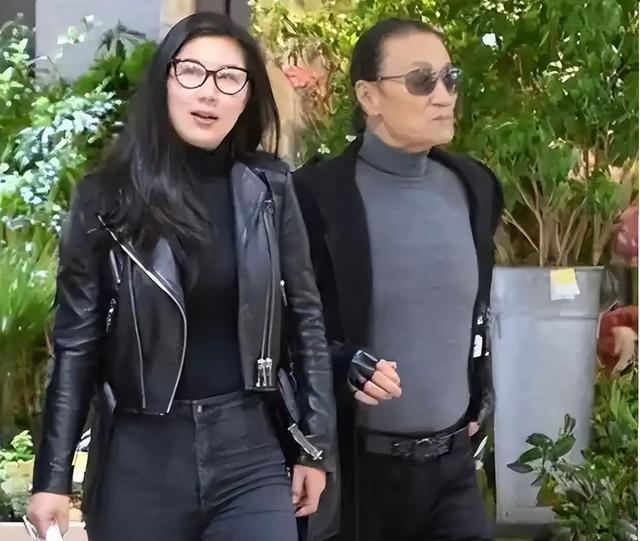 在广东当替补，在男篮当首发怒砍17分，球迷：他把杜锋打到下课？