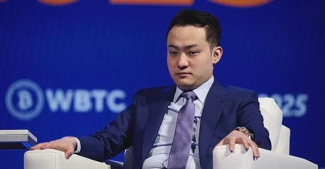 李嘉欣儿子现身白金汉宫,15岁儿子身材高大,目测起码1米8