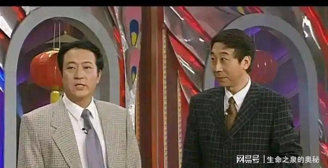 离谱!只因父亲聊天时自称爸爸,被成年女儿直呼膈应,截图显示爸爸接她送她、带她吃饭给她付钱,评论炸锅