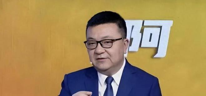 把贝林厄姆放前腰就爆发,这么简单的事皇马为什么两年才想明白?
