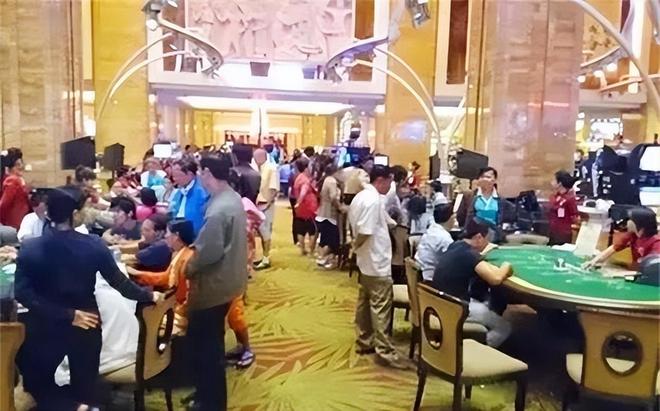 F1最危险的空气动力学,车底那条缝,是怎么把赛车一步步逼到失控的边缘
