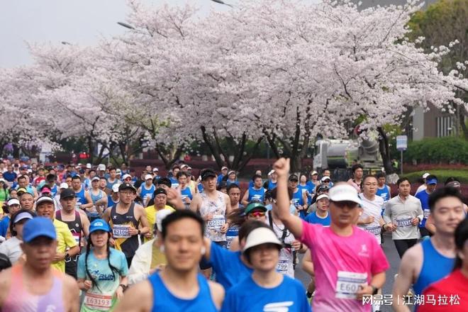 中超综合：成都蓉城六轮不胜 大连英博力克辽宁铁人