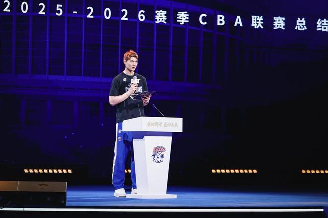 奥尼尔:詹姆斯是湖人传奇巨星,但他并非湖人最顶级的巨星!