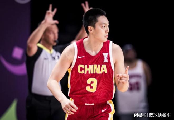 全身灼痛如火烤!印度男孩硬是在池塘生活5年,泡到皮肤发白都不敢上岸...