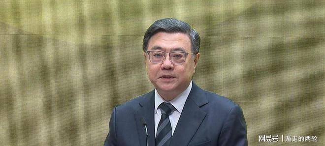 正式签约!年薪600万,29岁成辽篮领袖,对比郭艾伦扎心了