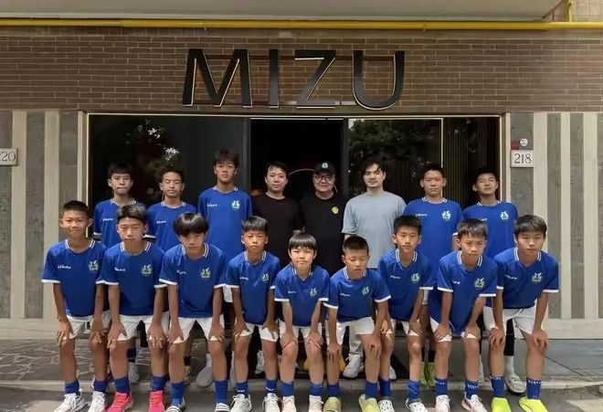 一觉醒来,徐杰回国与杜锋告别!买断王少杰新进展,新帅人选基本确定