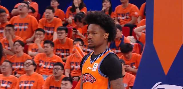 签一天短约!洛瑞将以猛龙球员身份正式退役:7号球衣也将退役
