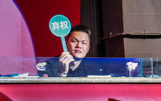 郑智解禁复出后亮相新闻发布会,首次回应带队13轮不败,引发热议