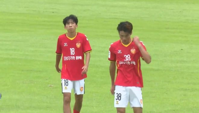 医学教授:意大利俱乐部体检最严,风险高就叫停球员
