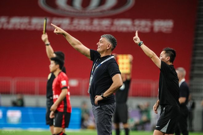 国家带头抵制也没用!LV大佬嚣张放狠话,网友:这就是在针对中国
