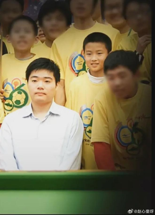 副高女教师争相延退!占岗拿高薪却躺平,年轻老师缺机会欲哭无泪