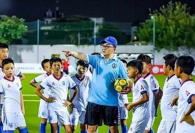 英联杯:17岁妖星双响 新援阿兰1射1传 曼城5