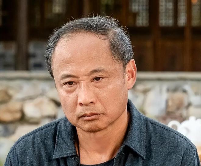 塔图姆被直播逼问: 詹姆斯穿绿军球衣?