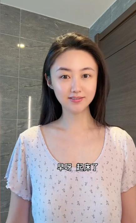 美国夫妻46万美元拍下一栋百年废弃豪宅,拿到钥匙后傻眼:整片房子都被“它们”占领了……