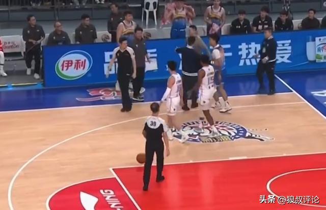 心理学研究发现:借给别人钱之后,对方突然开始躲着你、不接电话,千万别去催,你只需要发一条信息,钱自己就回来了